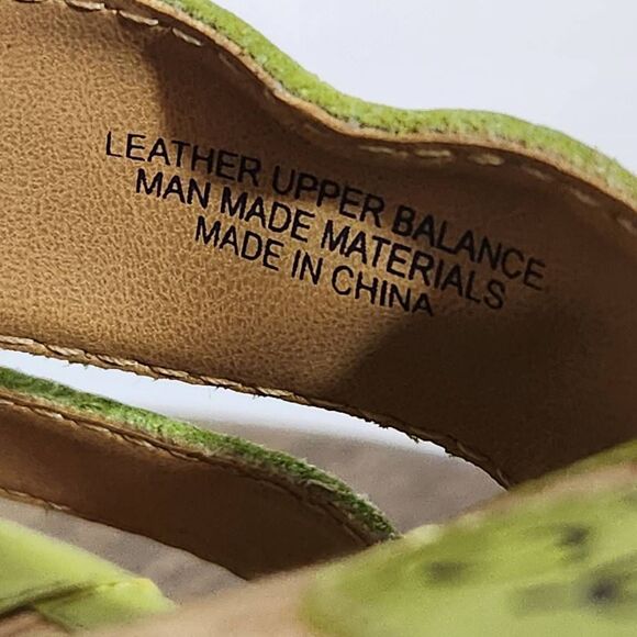 b.o.c. Green Leather Cork Sole Wedge Sandals Size 9 Green Leather Wedges - Picture 8 of 13